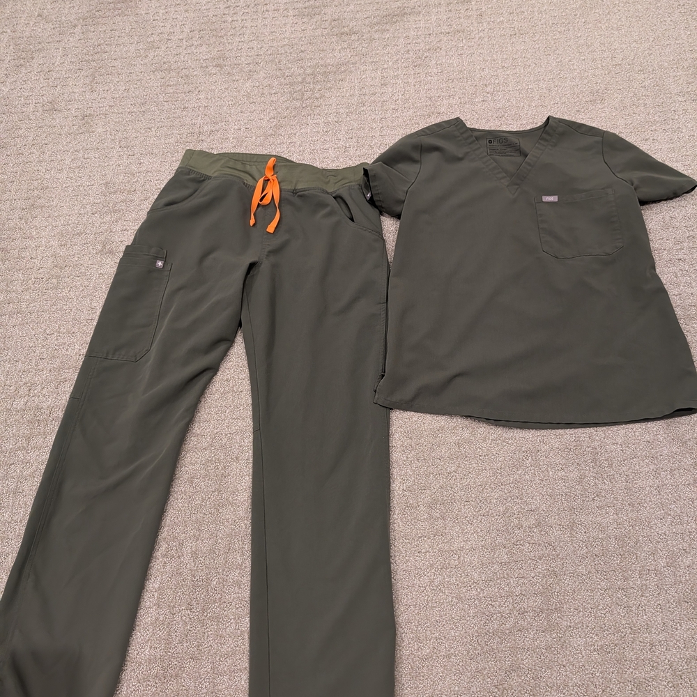 FIGS Olive Green Scrub Set with Orange Drawstring